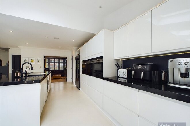 Cranes Drive, Surbiton, KT5