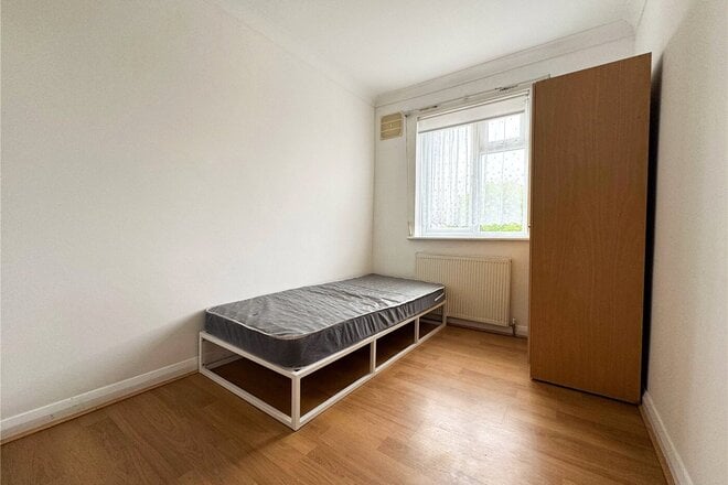 Carr Road, Northolt, UB5