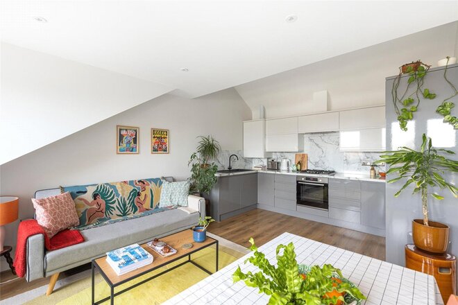 Clifford Road, London, SE25