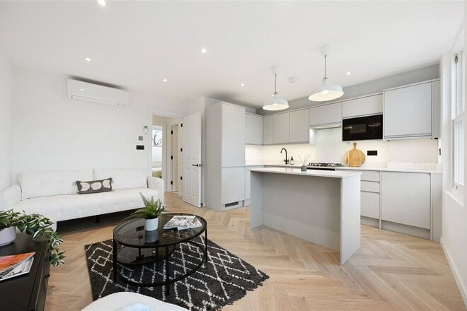 Shepherds Bush Road, London, W6