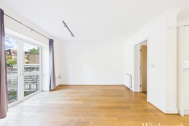 Drayton Green Road, London, W13