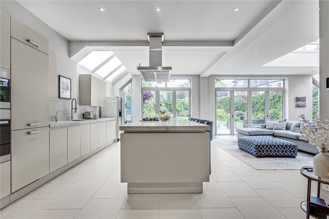 Holmbush Road, London, SW15