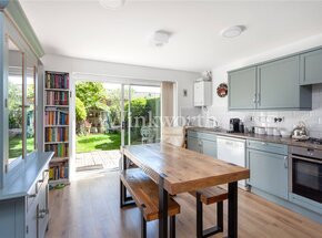 Myddleton Avenue, London, N4