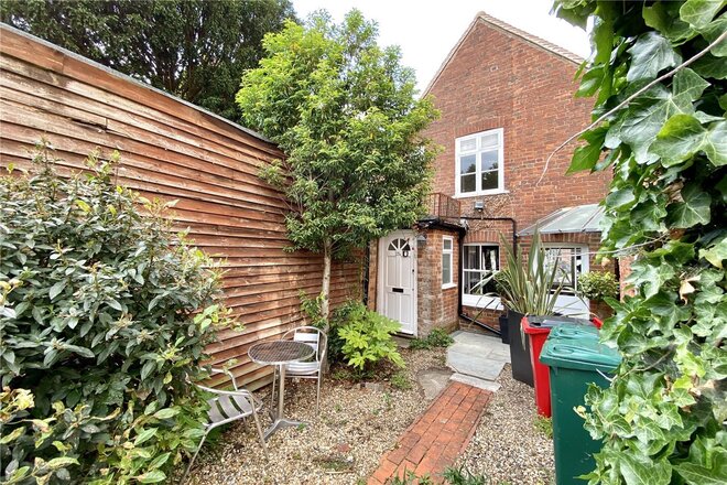 London End, Beaconsfield, HP9