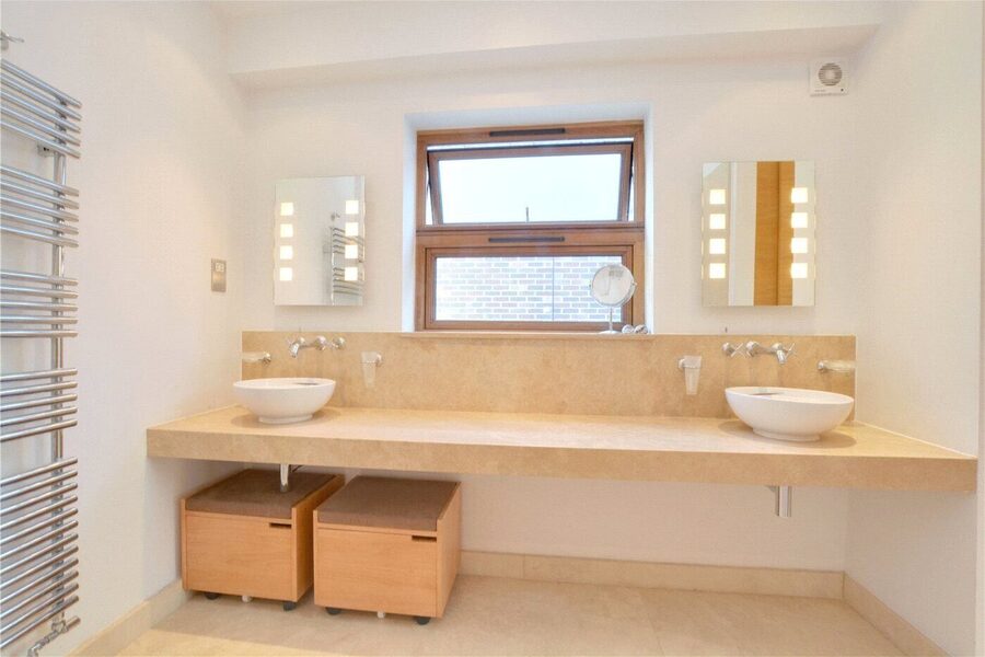 Ensuite