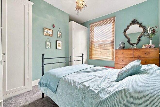 Kersley Road, London, N16