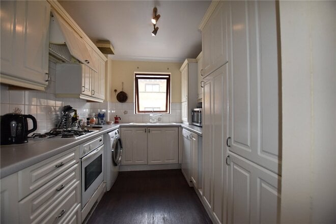 Plover Way, London, SE16