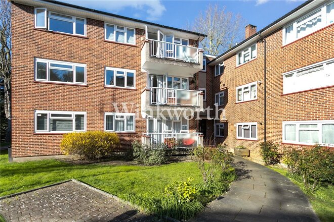 Springbank, London, N21