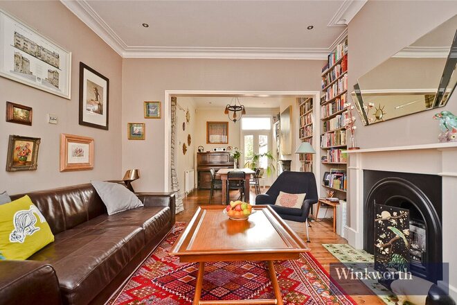Kirkstall Avenue, London, N17