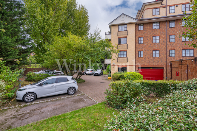 West Heath Road, London, NW3
