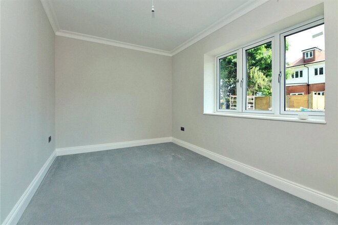 Holly Oak Close, Sutton, SM2