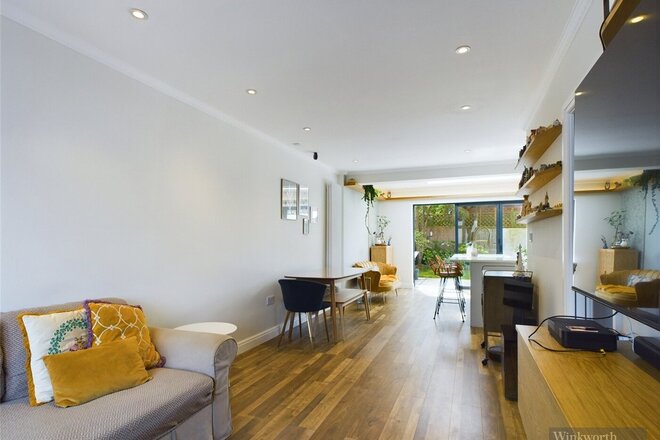 Southwood Drive, Kingston upon Thames, KT5