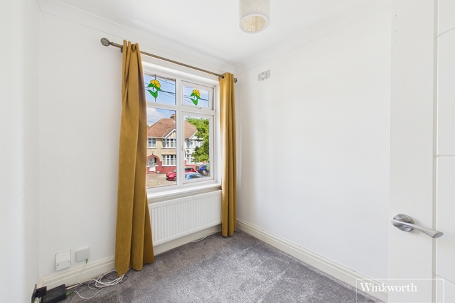 Deanscroft Avenue, London, NW9