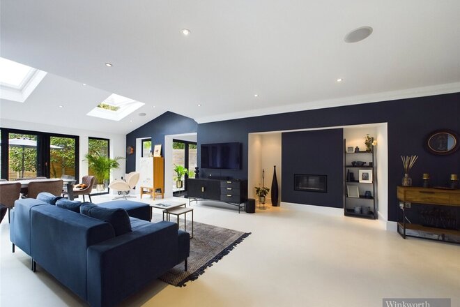 Cranes Drive, Surbiton, KT5