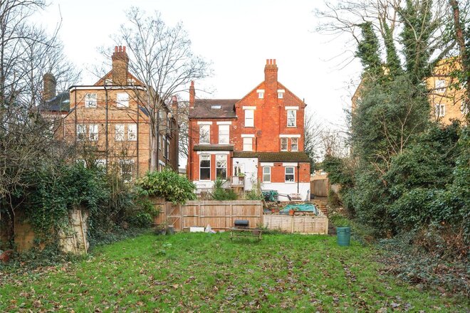 Border Crescent, London, SE26