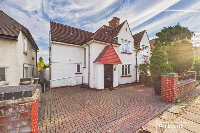 Sturgess Avenue, London, NW4