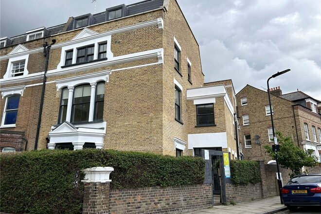 Princess Crescent, London, N4
