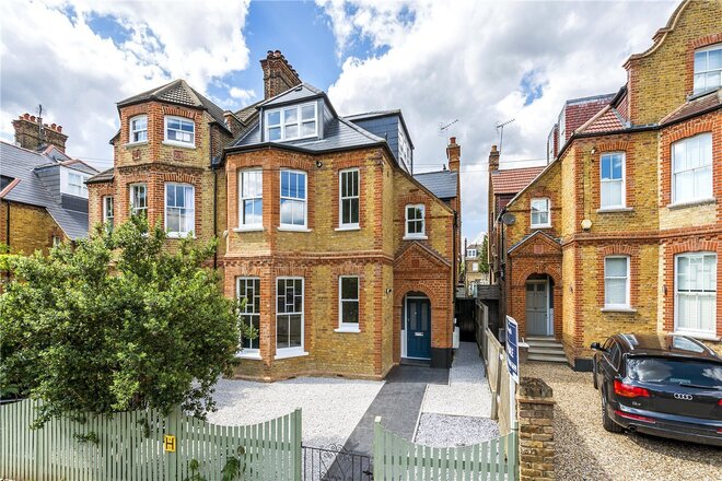 Criffel Avenue, London, SW2