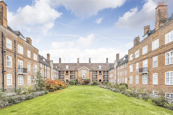 Hampstead Way, London, NW11