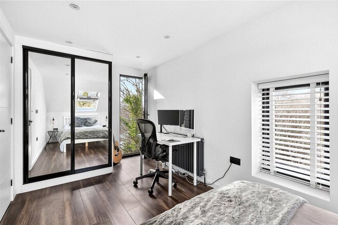 Jessamy Road, Surrey, KT13