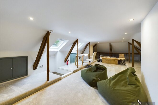 High Street, Surrey, KT10