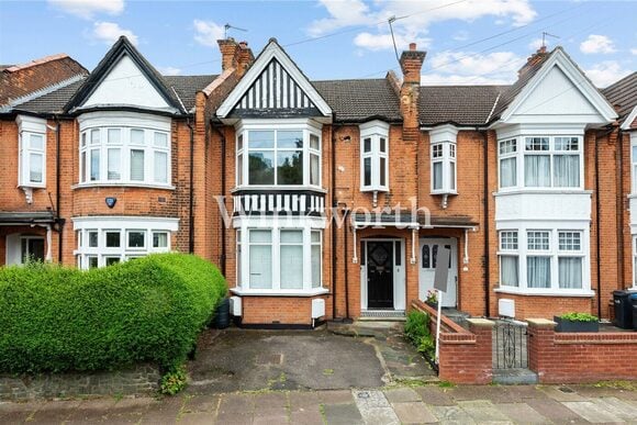 New River Crescent, London, N13