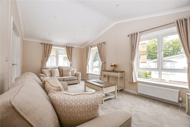 Pinewood Caravan Park, Berkshire, RG40
