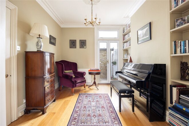 Deodar Road, London, SW15