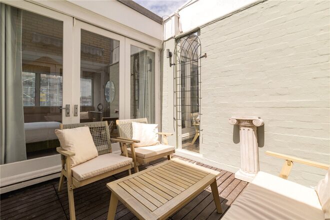 Porchester Square, London, W2