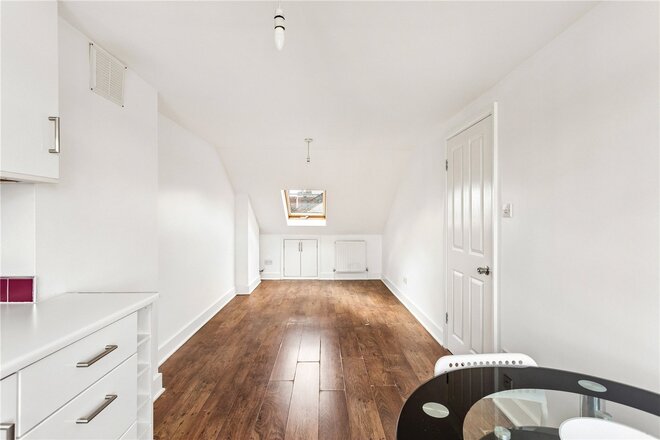 Topsham Road, London, SW17