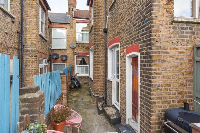Mersham Road, Thornton Heath, CR7