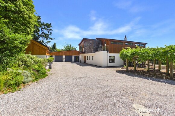 Newbury Road, Thatcham, RG19