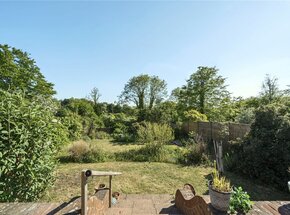 Larkfield Road, Surrey, GU9
