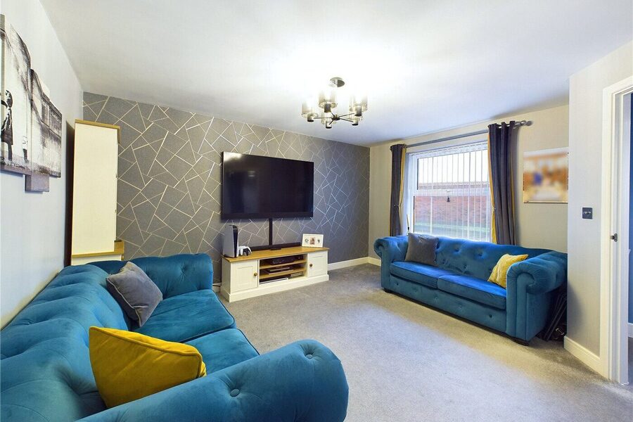 Sitting Room To Fron