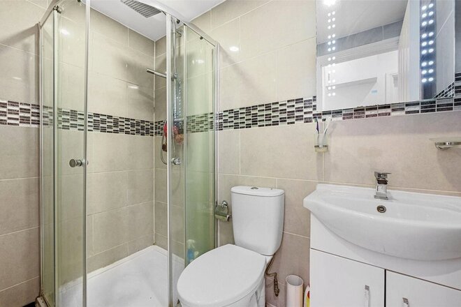 Creffield Road, London, W5