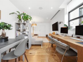 Hogarth Lane, London, W4