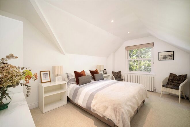 British Grove, London, W4