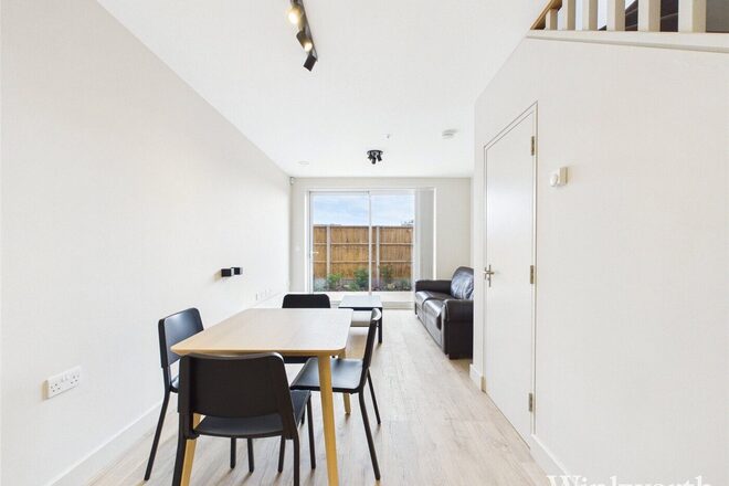 Lowfield Road, London, W3