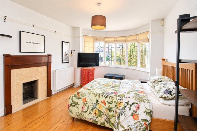 Medway Crescent, Essex, SS9