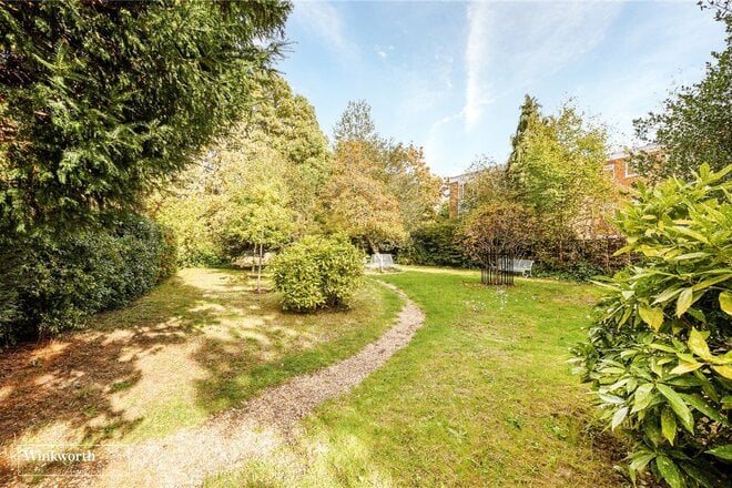 Sutton Court, London, W4