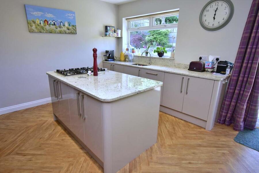 A KITCHEN 2.JPG