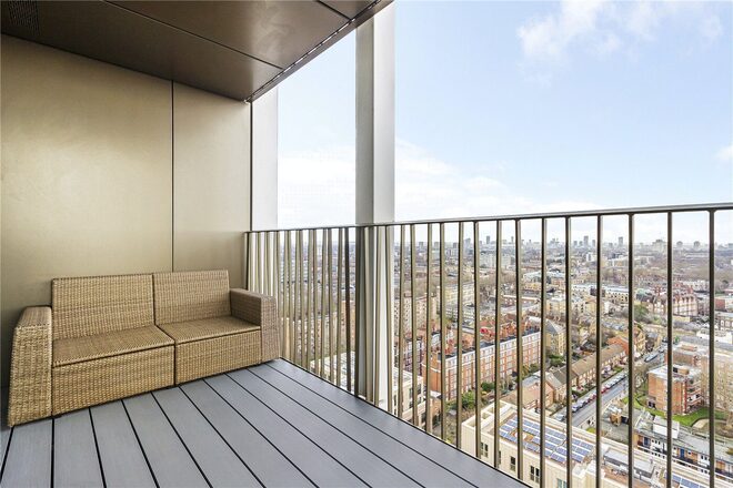 Cendal Crescent, London, E1