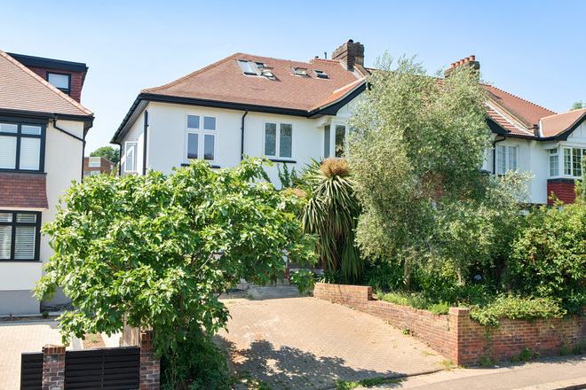 Tyson Gardens, London, SE23