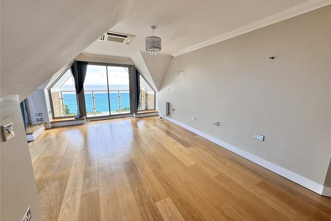 Alumhurst Road, Dorset, BH4