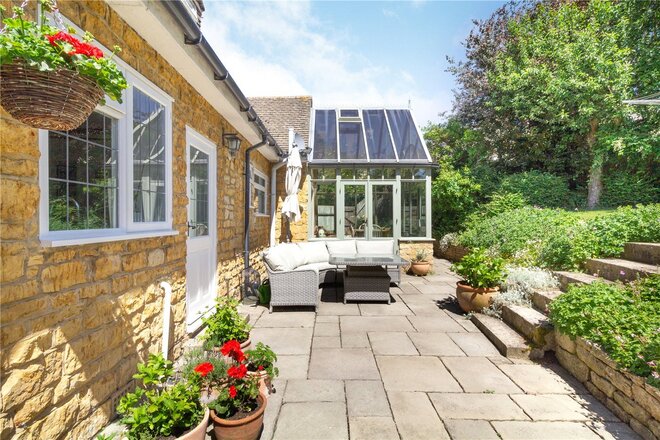 Cleeve Road, Cheltenham, GL52