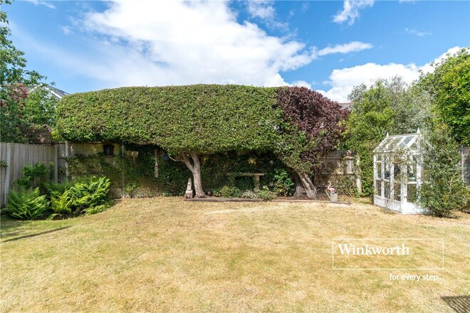 Broadlands Avenue, Dorset, BH6