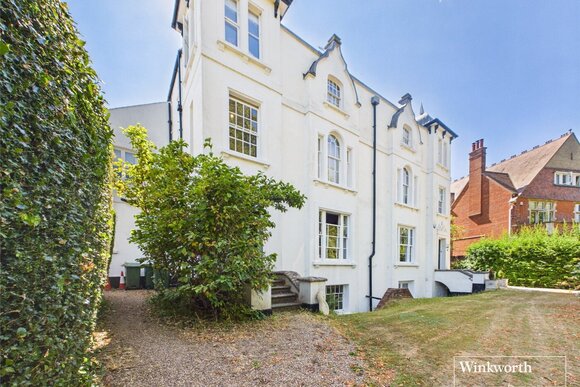 Donnington Square, Berkshire, RG14