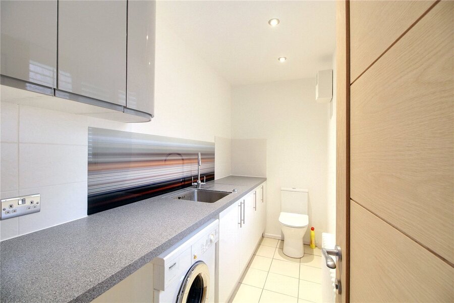 Utility Room & Wc