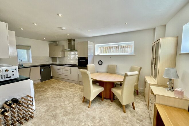 The Old Bakehouse Mews, Christchurch, BH23