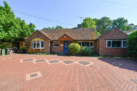 Nine Mile Ride, Berkshire, RG40